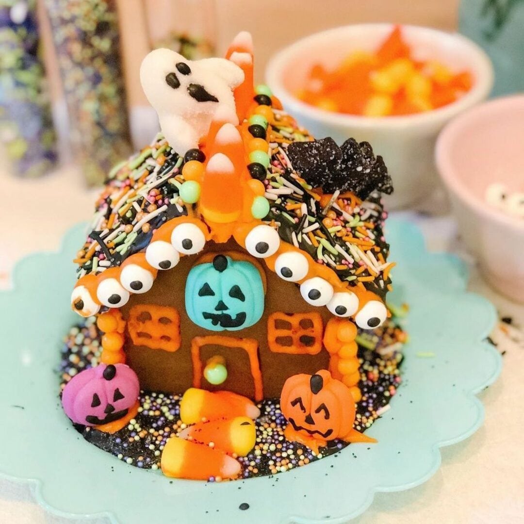 12 Halloween gingerbread house ideas