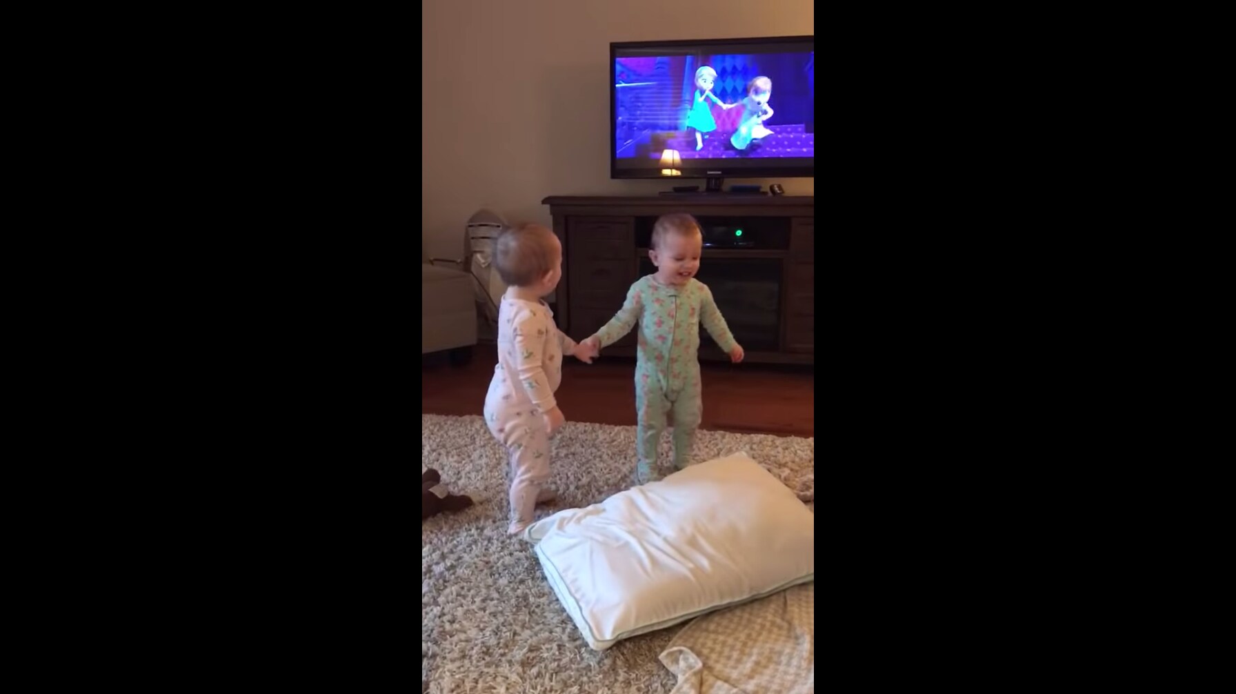 These Two Toddlers Acting Out ‘Frozen’ Will Leave You Smiling for Days