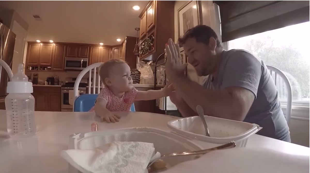 The Cutest Duet You Will Ever See: Dad Singing in Sign Language With His Deaf Daughter