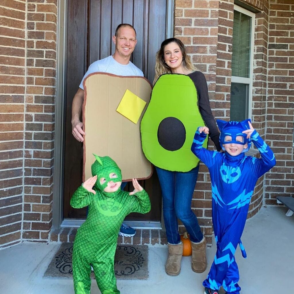 This avocado toast concept makes the perfect pregnancy Halloween costume