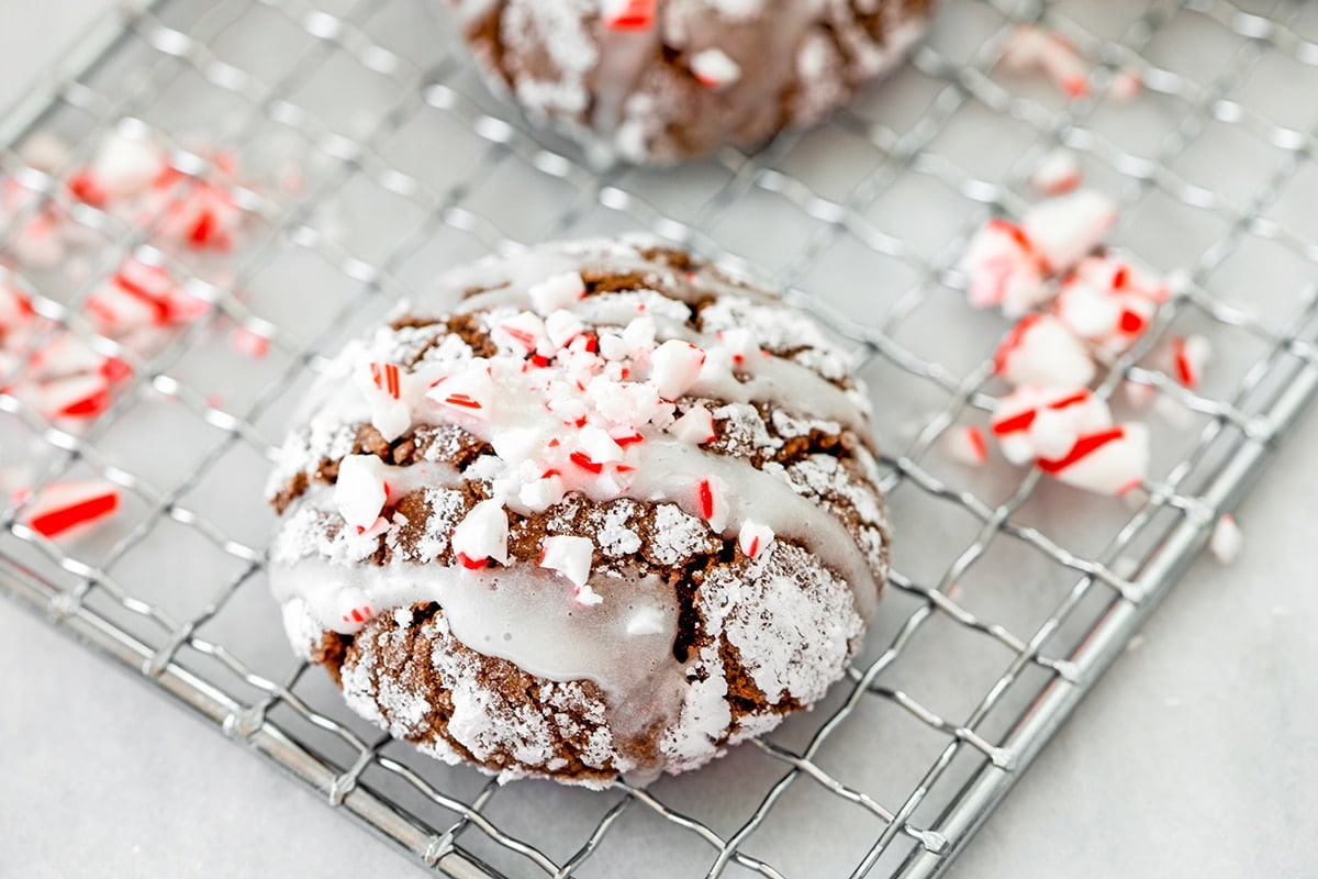 Easy holiday cookie recipes with chocolate and peppermint