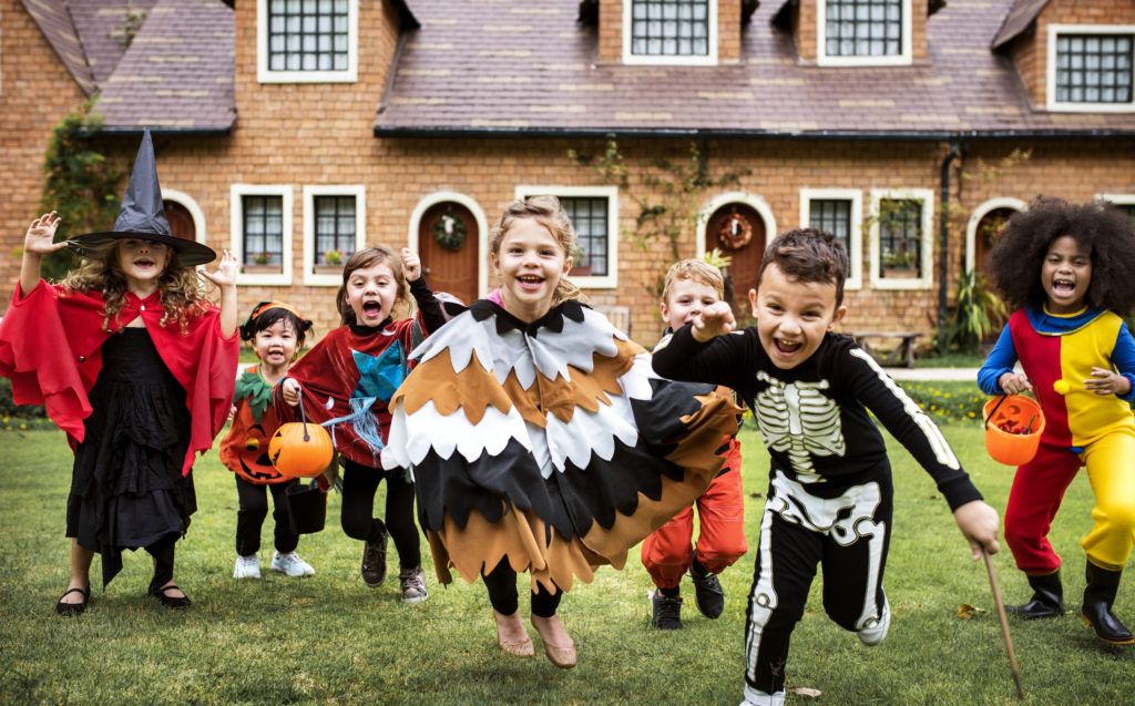 26 Halloween party themes