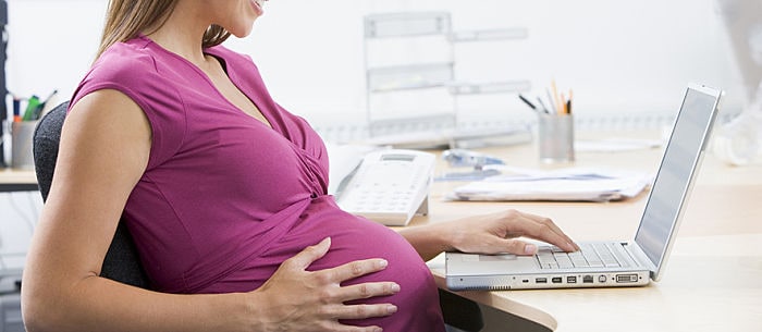 7 Things You Need to Know If You’re Afraid to Tell Your Boss You’re Pregnant