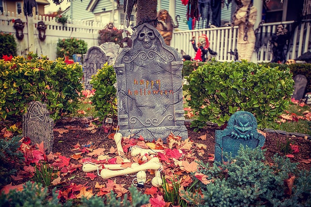 The 10 Best Neighborhoods for Trick-or-Treating Around L.A.