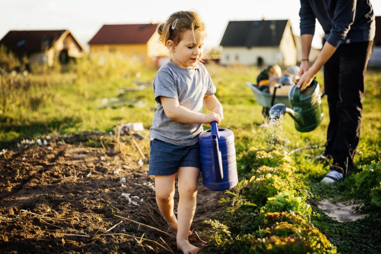 5 easy green living tips families can take to combat climate change