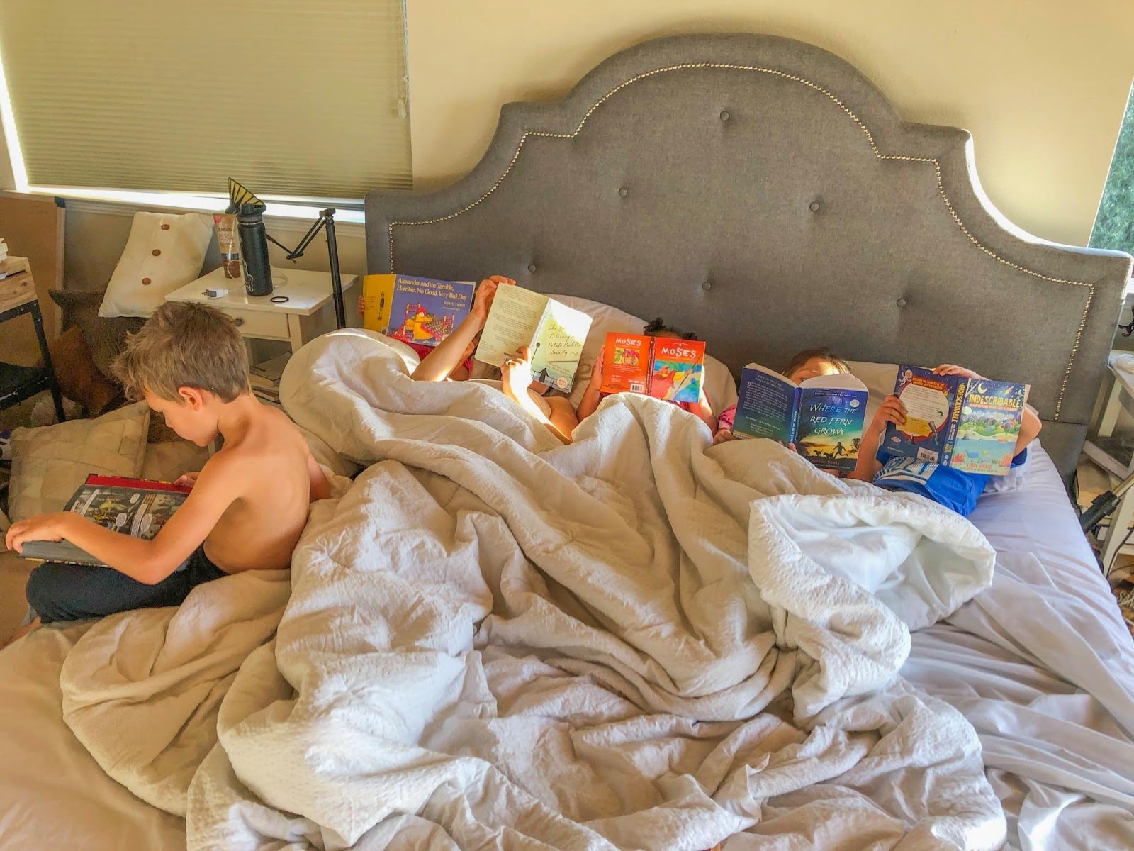 Mom says she banned screens, and now her kids read all the time