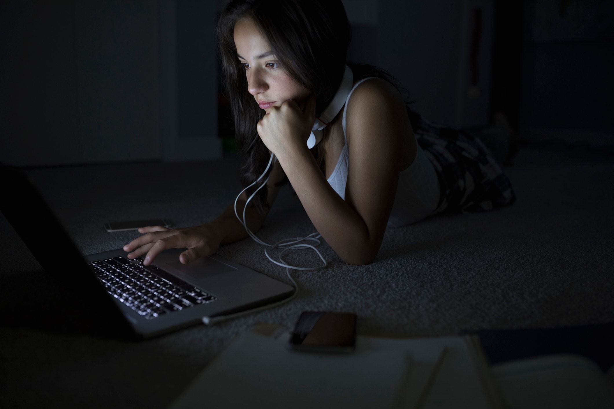 9 red flags of kids watching YouTube and how to make it safer