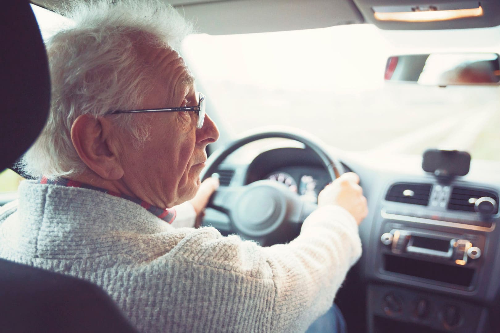 Senior driving safety: 9 warning signs a senior shouldn't be driving