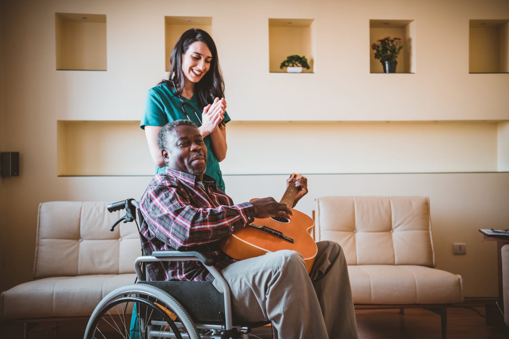 Senior caregivers: The importance of bonding with clients — and how to do it more deeply