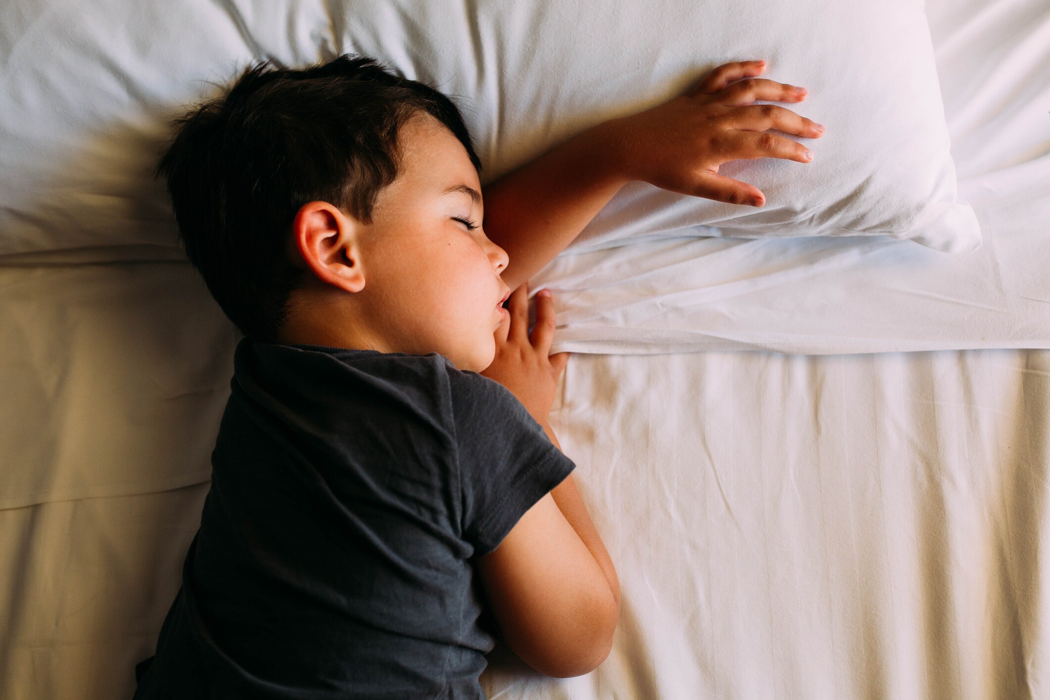 How much sleep do babies, kids and teens need?