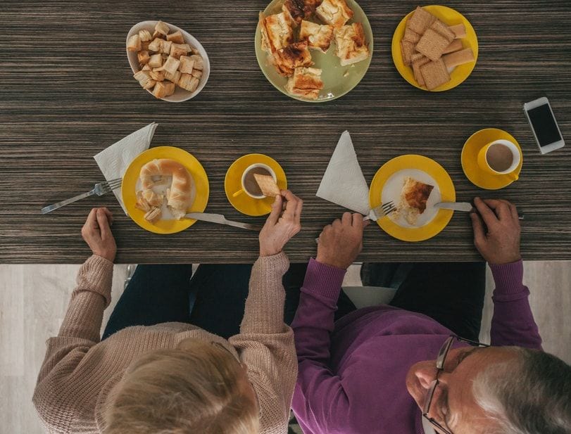Dementia and food: 13 tips to make sure a senior is eating enough