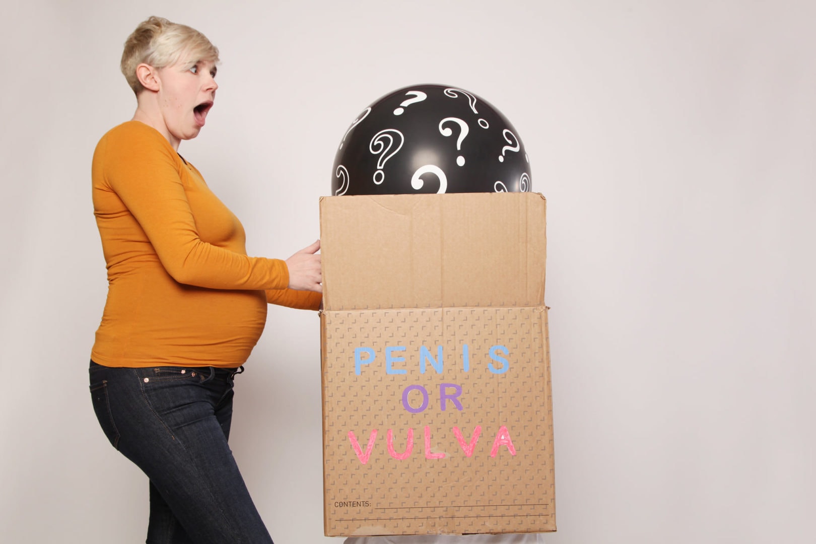 Mom’s ‘non-gender reveal’ photo shoot questions how we celebrate new babies