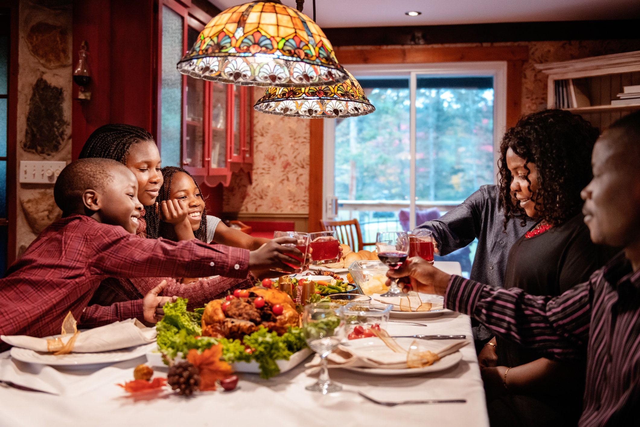 The Family Thanksgiving Traditions Our Editors Cherish