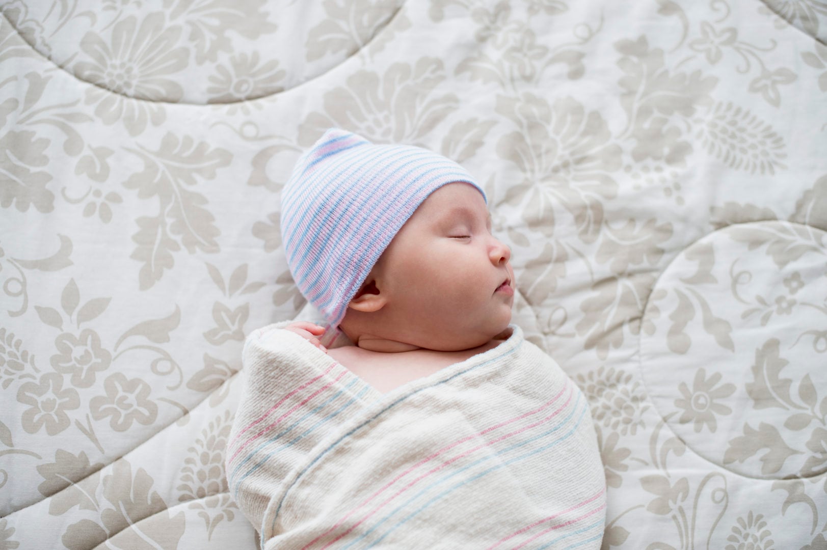 How to pick the right baby blanket size - baby blanket size chart
