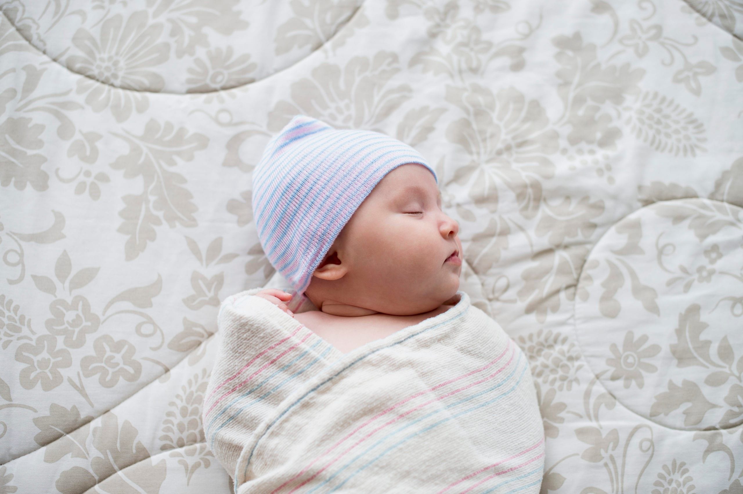 How to pick the right baby blanket size