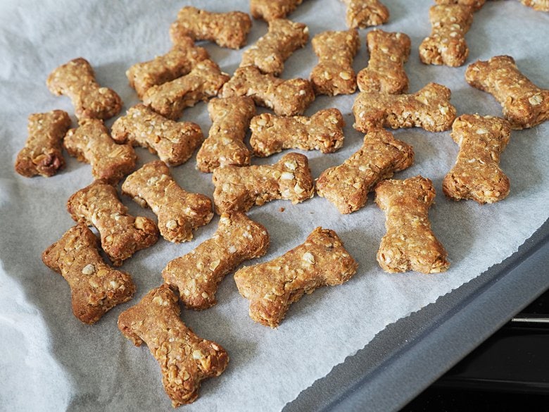 4-ingredient homemade dog treats