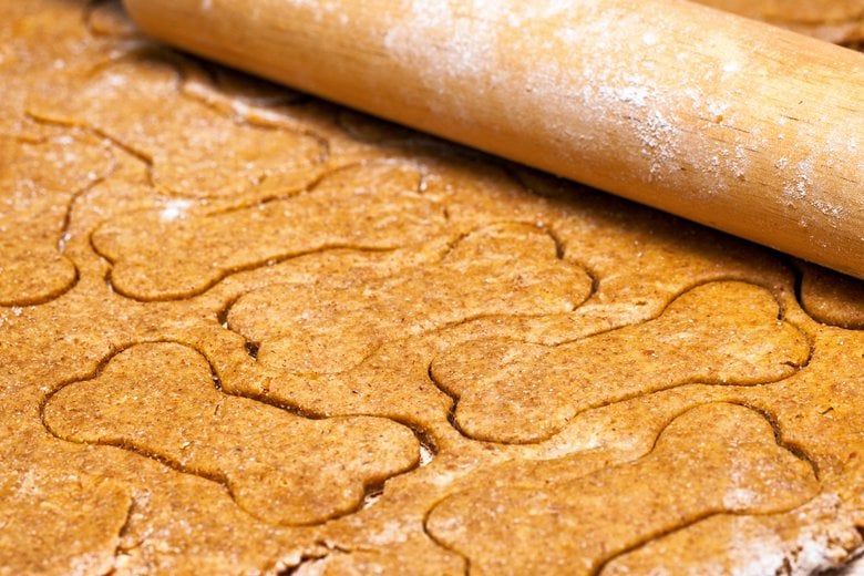 Homemade Dog Treats: Recipes, Tips, & Tricks for Delicious DIY Treats