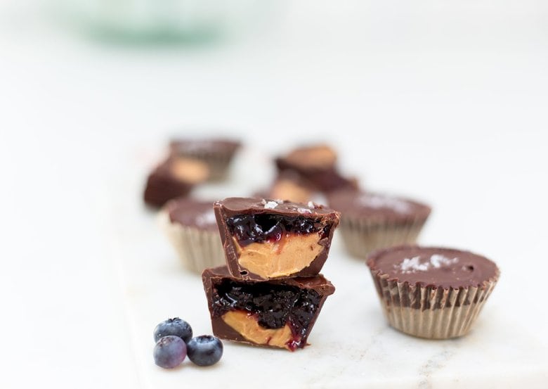 These peanut butter and jelly cups are a Father’s Day gift that kids can make