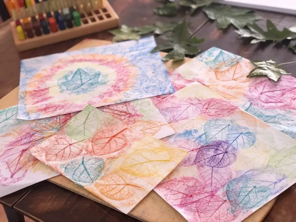 This leaf rubbings craft makes a fun fall activity for kids