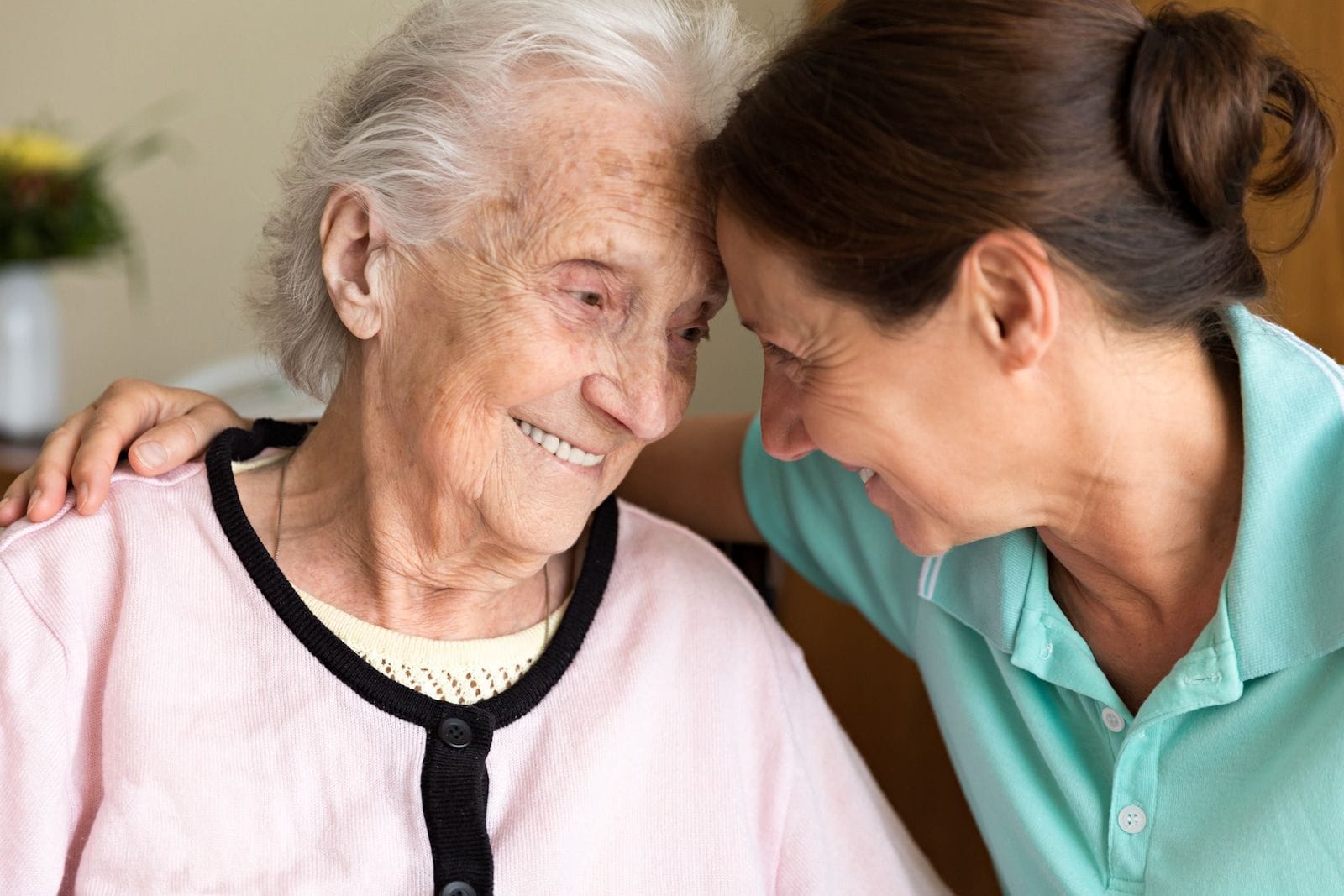 Memory care training: What you need to know to advance your skills and get certified
