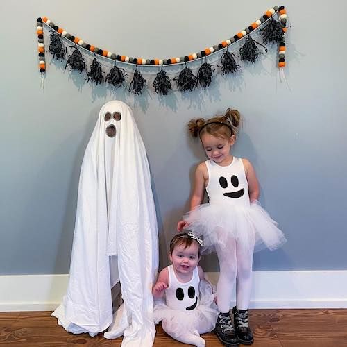 Sibling Halloween costumes - Ghosts