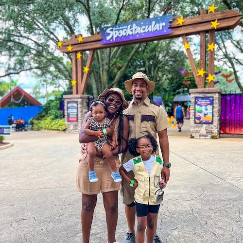 Family of 4 Zookeepers Halloween Costume