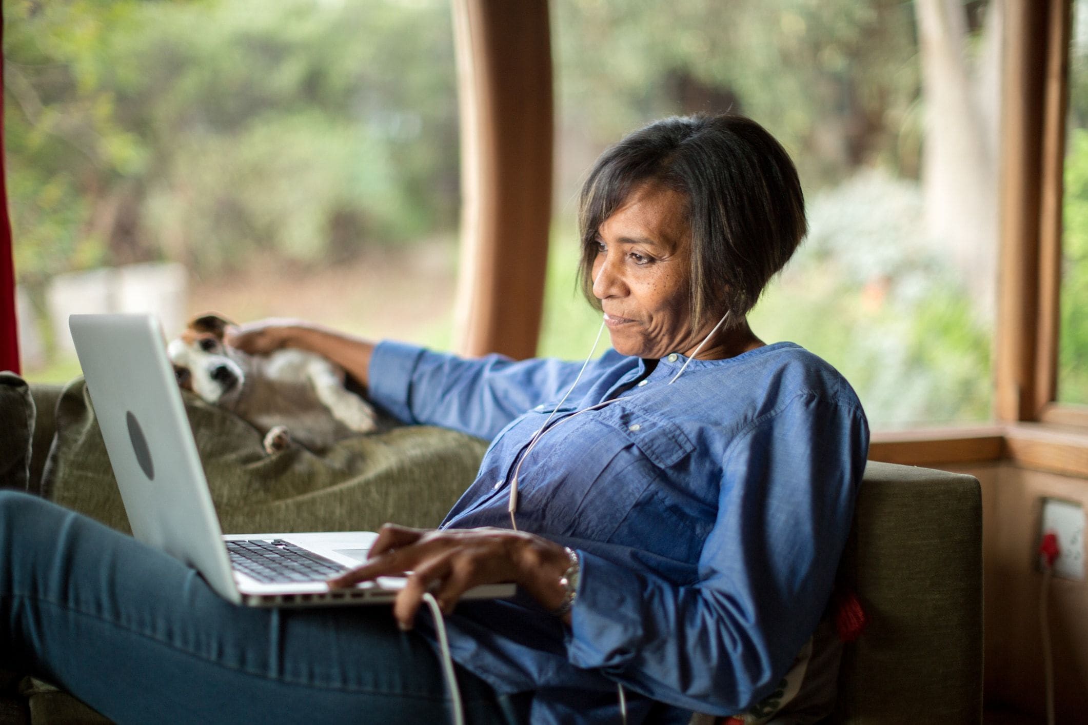 14 high-tech ways to help older adults stay connected