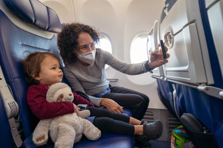 Experts offer safety tips for flying with kids after masks become optional