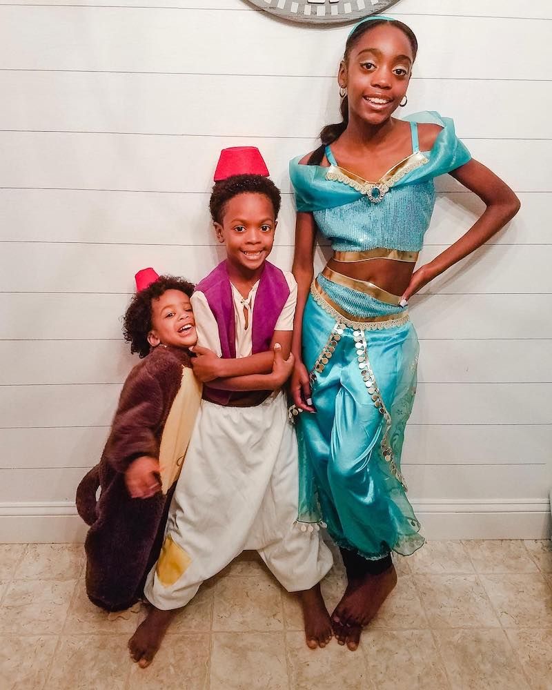 Sibling Halloween costumes - Jasmin, Aladdin and Abu