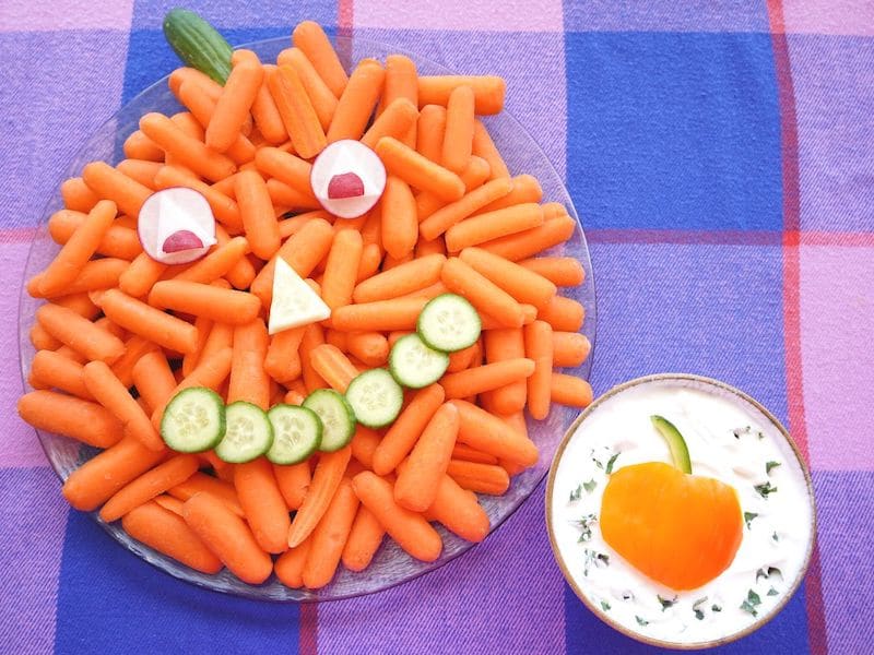 Pumpkin veggie tray for Halloween