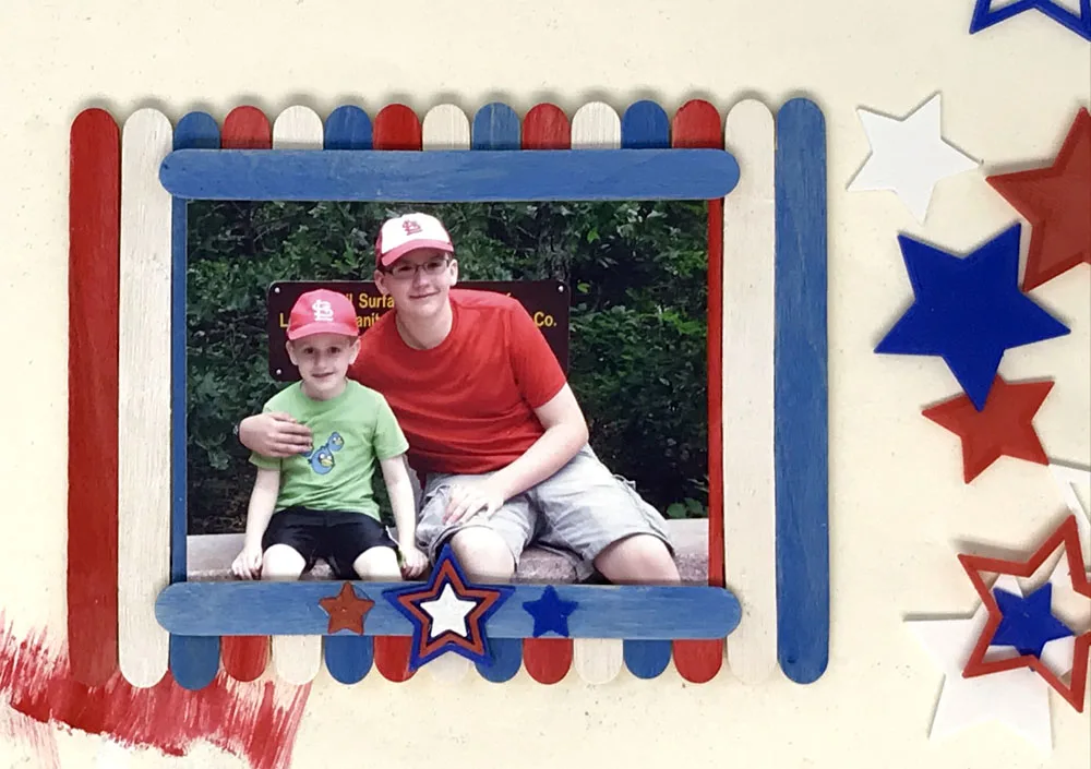 Kids can DIY this patriotic picture frame craft