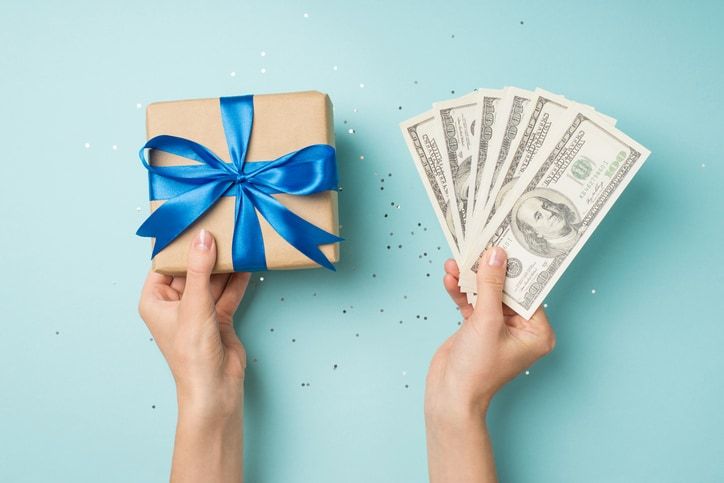 Gift Giving Tips for Seniors in Memory Care