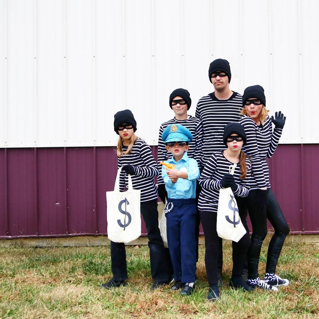 Sheriff and bank robbers Family Halloween Costume