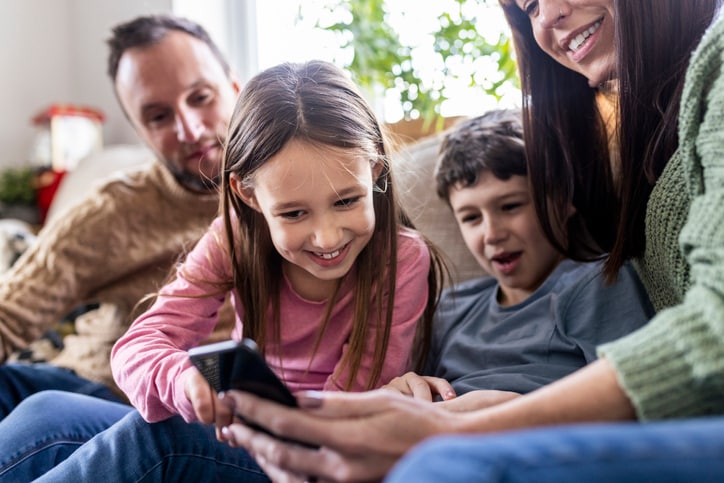 111 family trivia questions for kids (with answers!) 