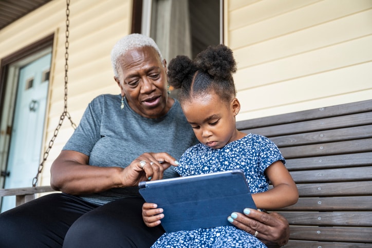 How can I set screen time boundaries with grandparents?
