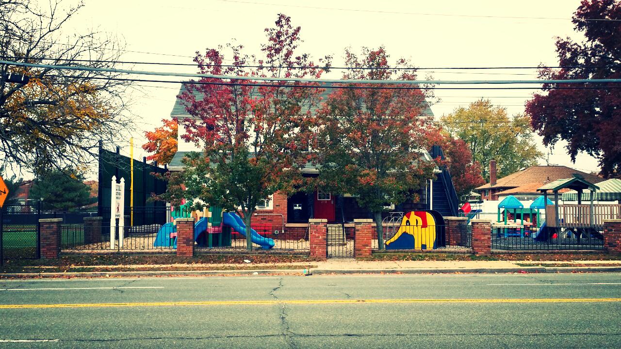 Dilly Dally Nursery School Logo