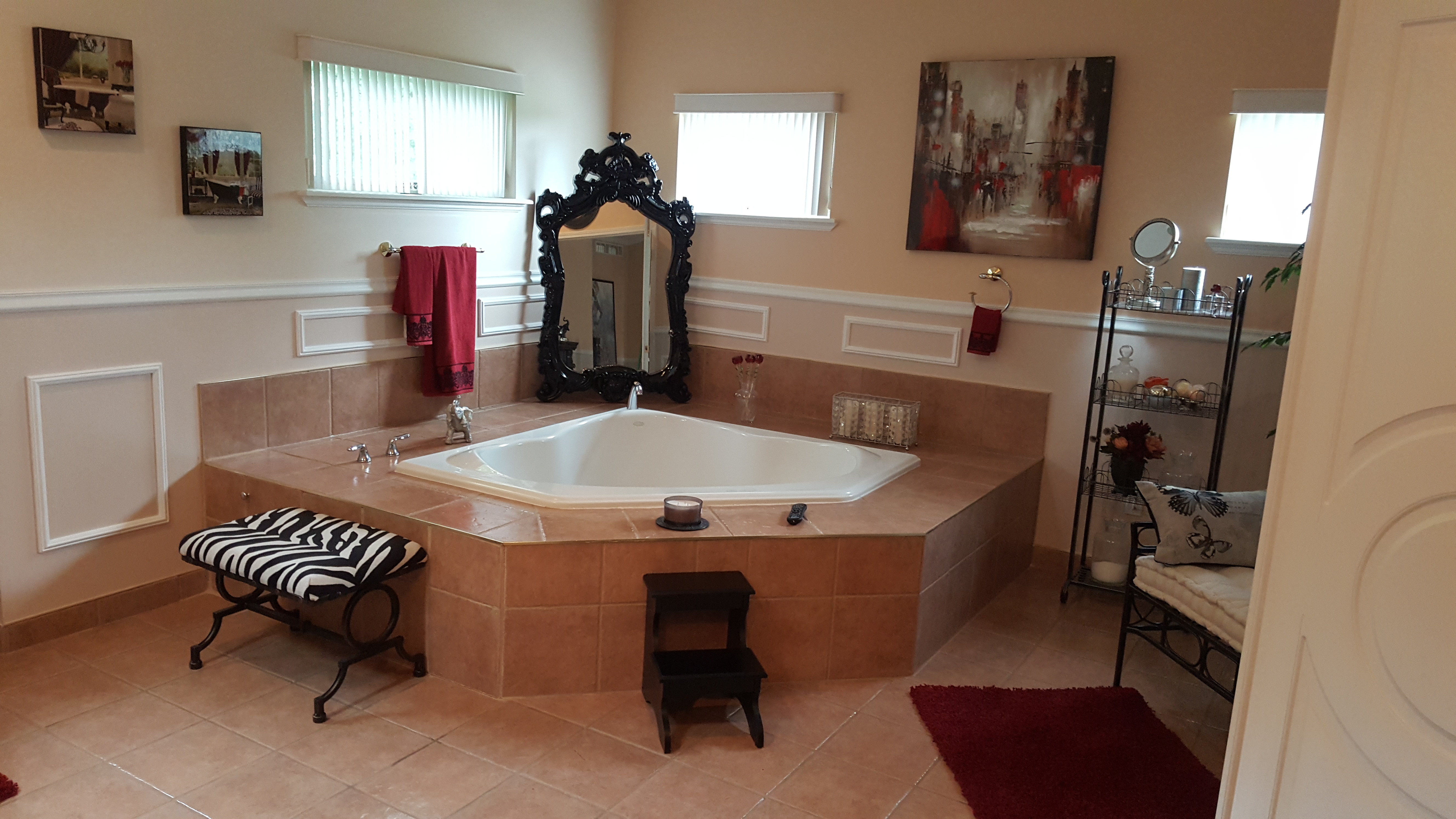 Every Nook & Cranny Cleaning Services llc's Photo