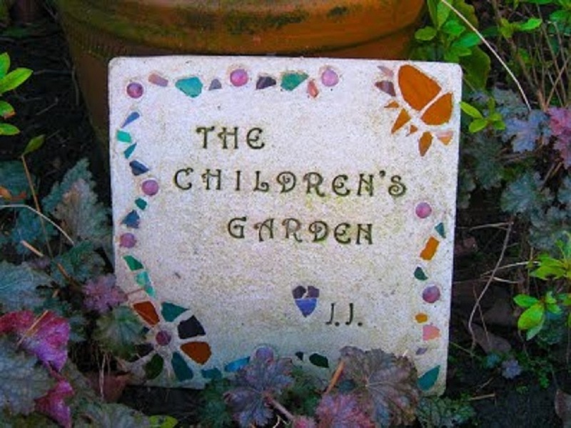 The Children's Garden Logo