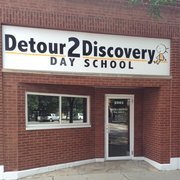 Detour 2 Discovery Day School Logo