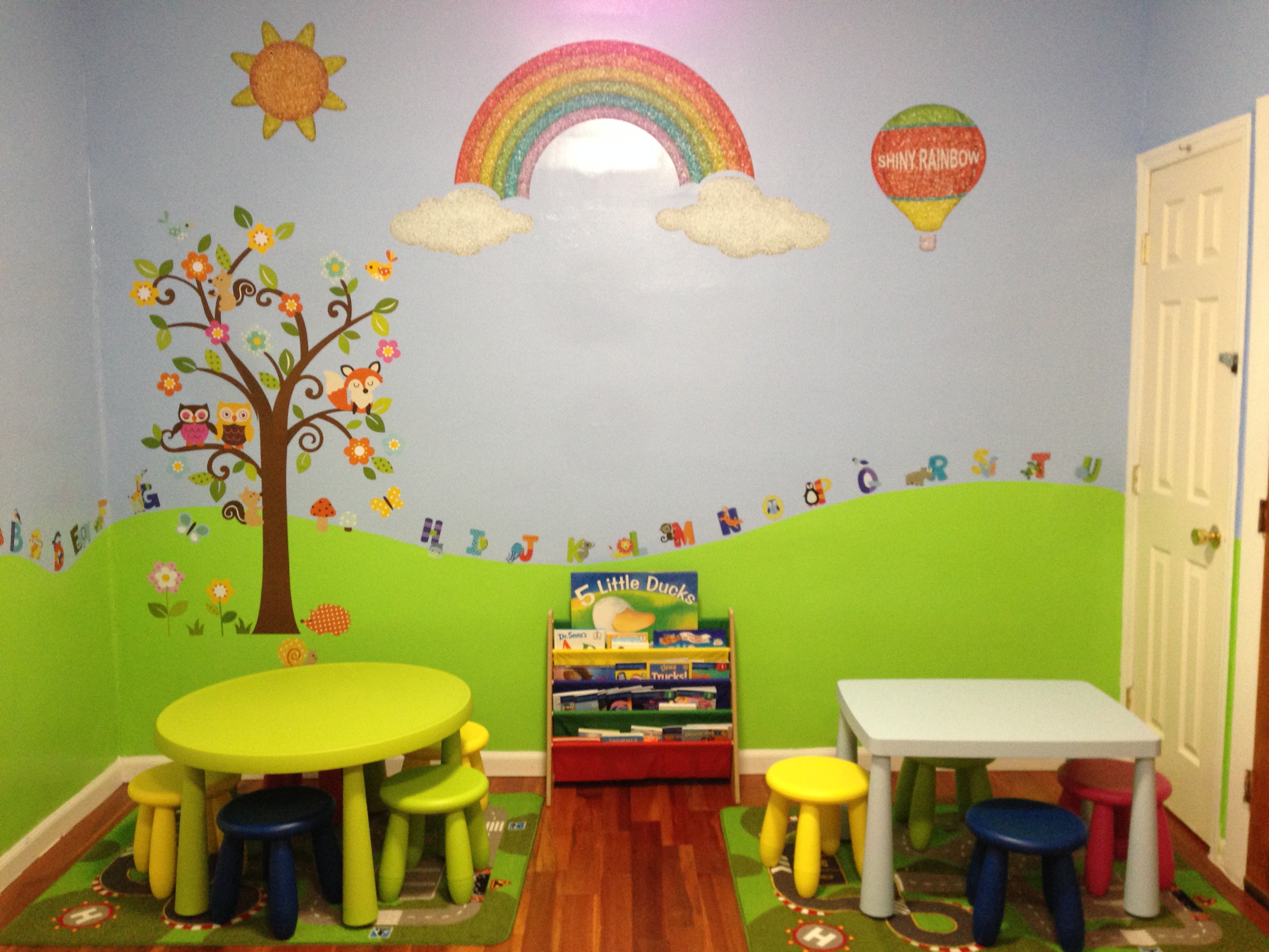 Shiny Rainbow Day Care's Photo