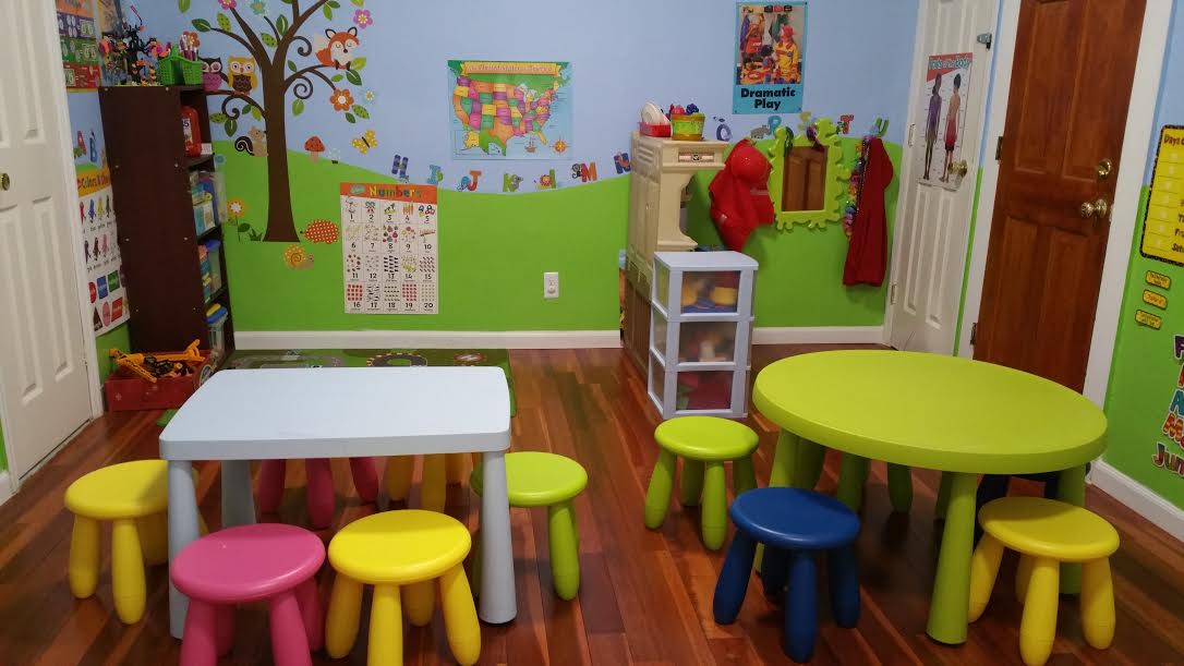 Shiny Rainbow Day Care's Photo
