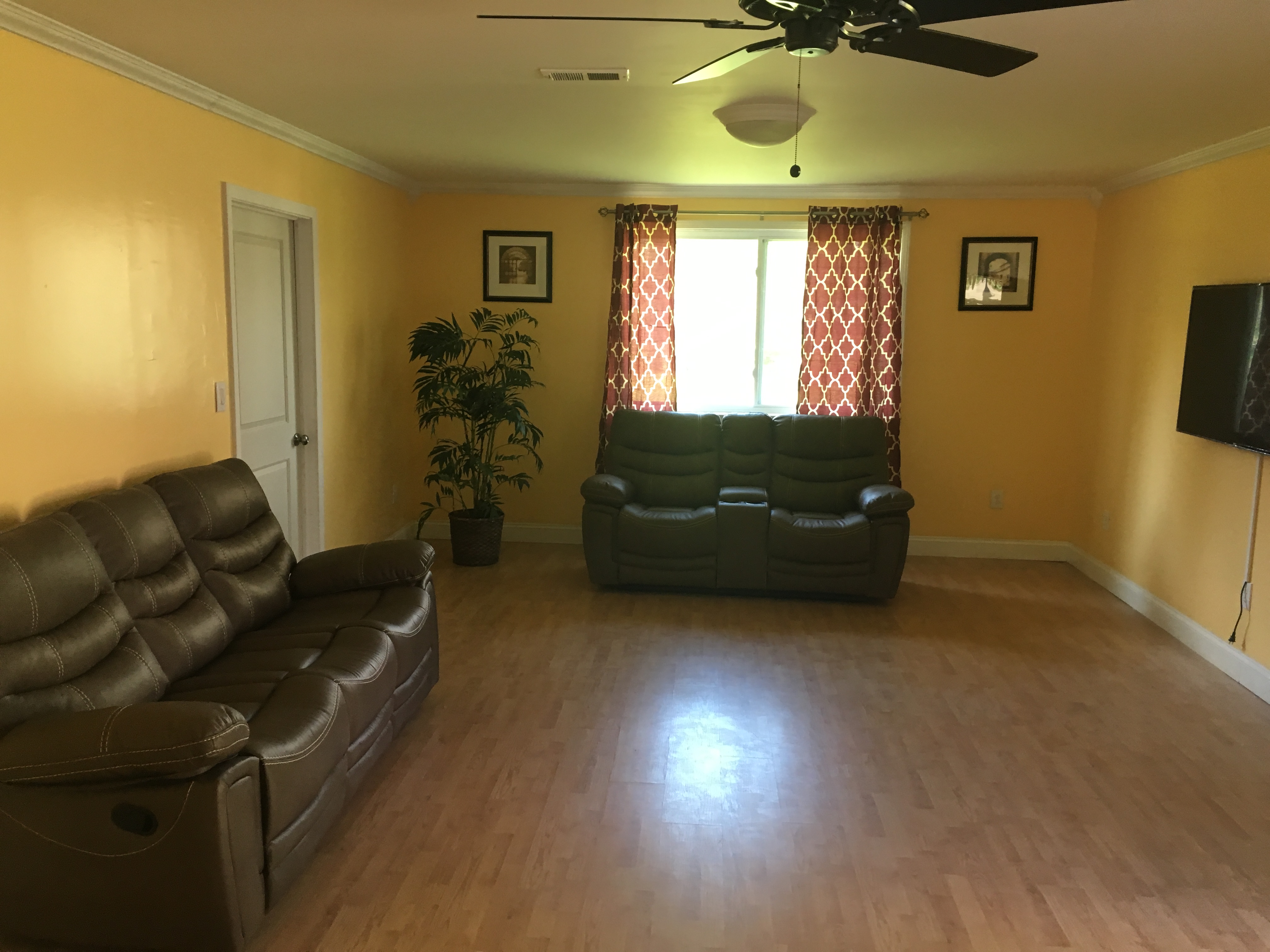 Photo gallery image - 3