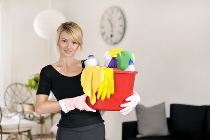 Clean N Class Cleaning Logo