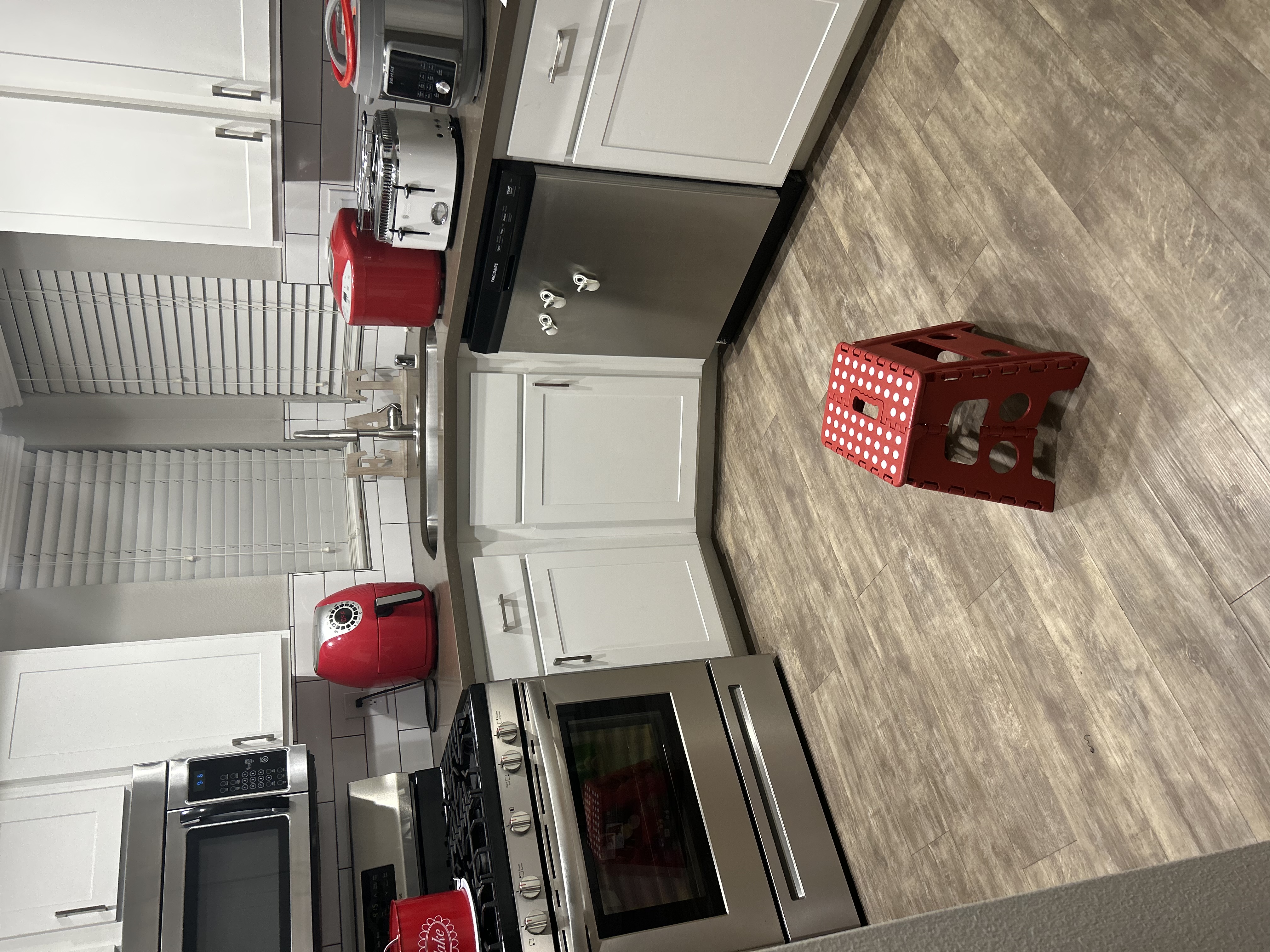 Lakeshore Maids & Associates  LLC's Photo