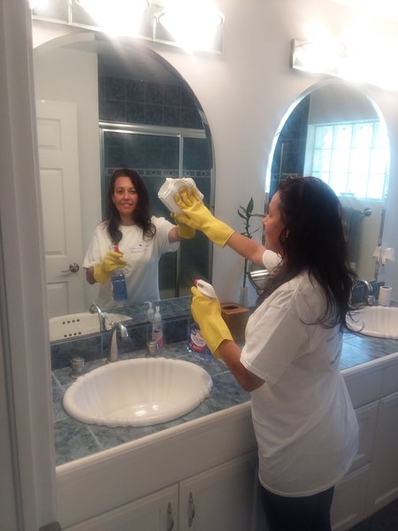 We are a profesional cieaning company, we also 0ffer cleaning for residential and comercial office.'s Photo