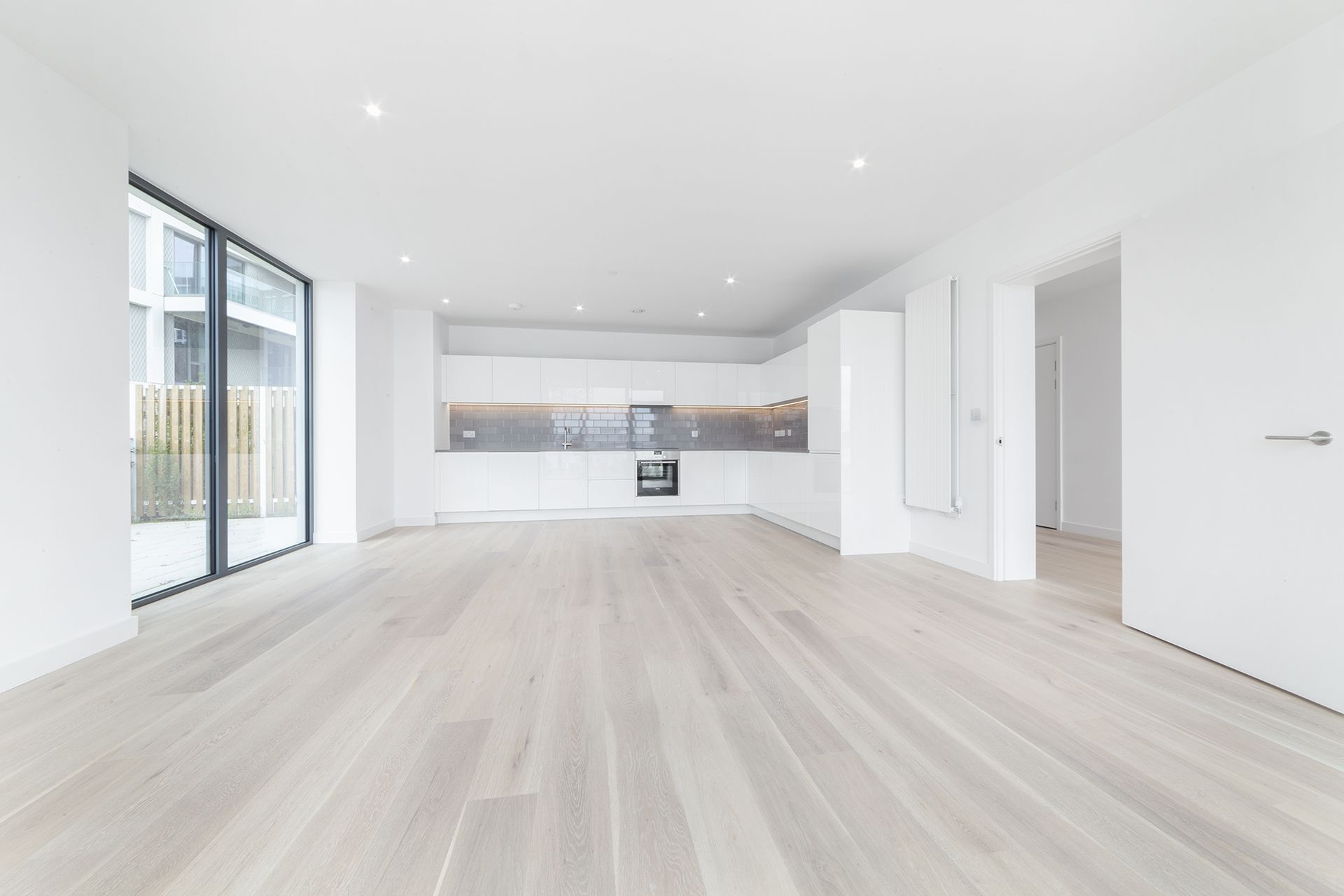 LUNABRI LLC. HOME & COMMERCIAL SERV's Photo