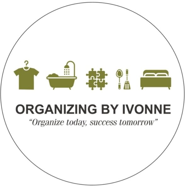 Organizing By Ivonne Logo