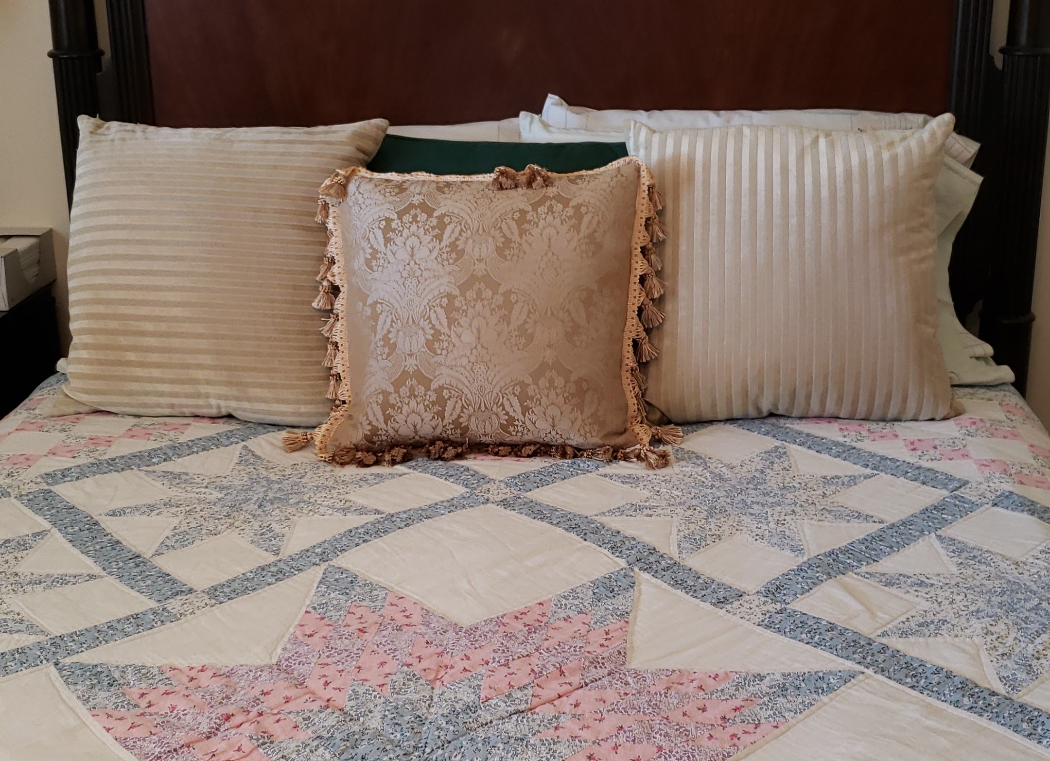 Helping Hands Cleaning Service's Photo