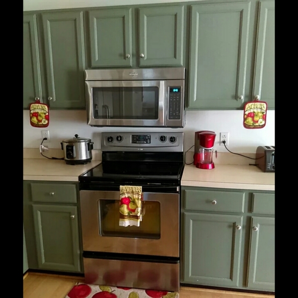 The Green's Tough Clean Logo