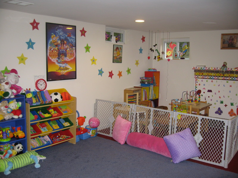 M & M Child Care Logo